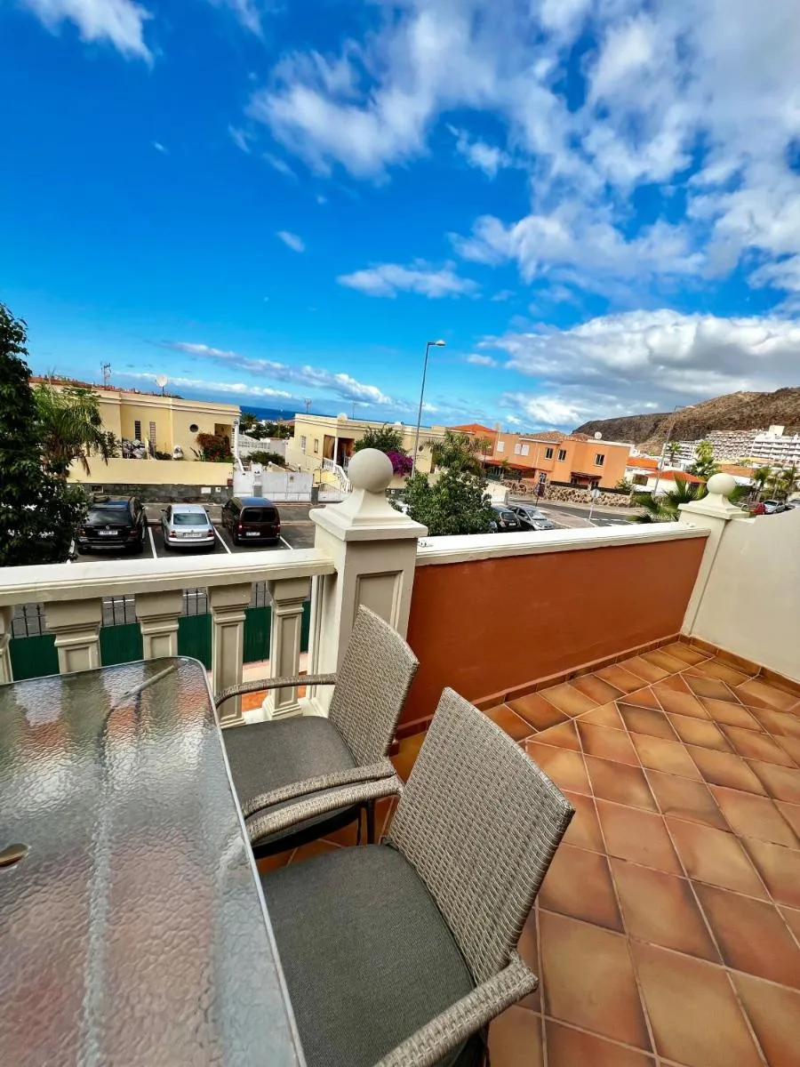 Image 6 of 2 bedrooms apartement at Palm Mar 800 m away from the beach with sea view shared pool and furnished terrace