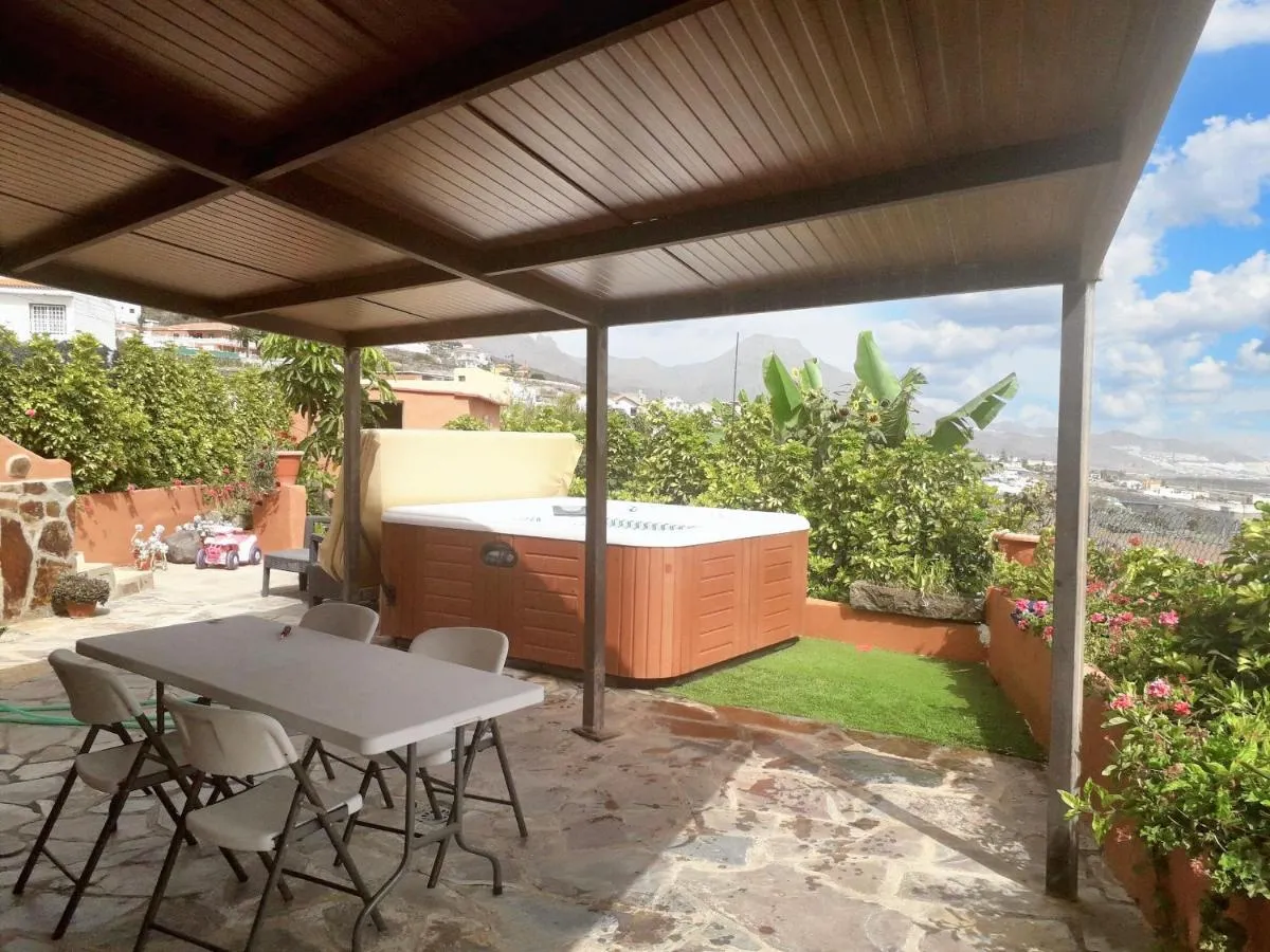 Image 5 of 2 bedrooms house with sea view jacuzzi and enclosed garden at Adeje 1 km away from the beach
