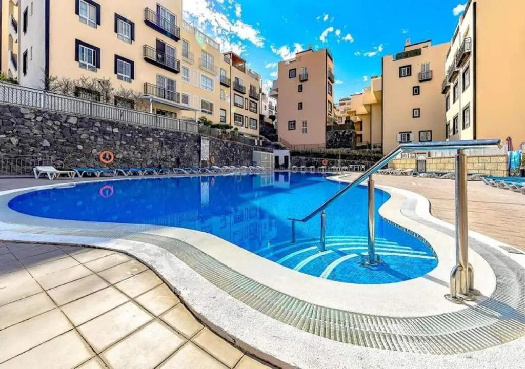 Image 2 of Chilly Apartment – Sunny rooftop terrace with ocean view