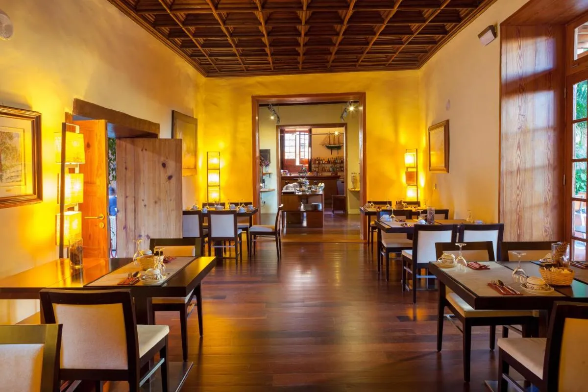 Image 3 of Hotel LIVVO La Quinta Roja