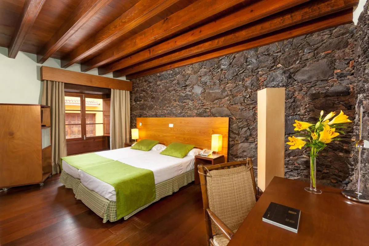 Image 1 of Hotel LIVVO La Quinta Roja