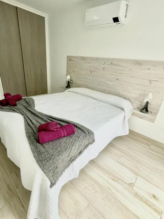 Image 4 of ISLAND SUITES