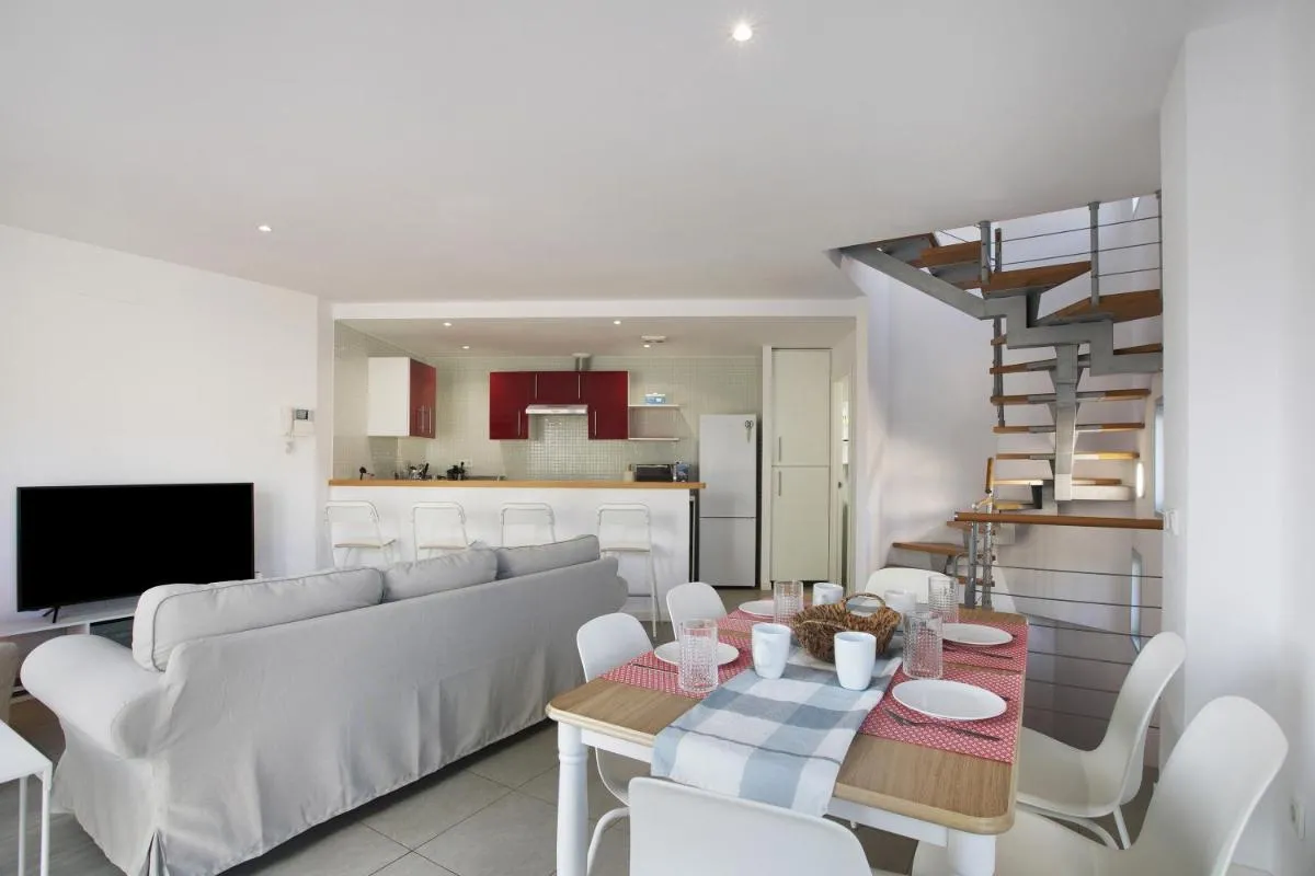 Image 5 of Los Martínez Duplex