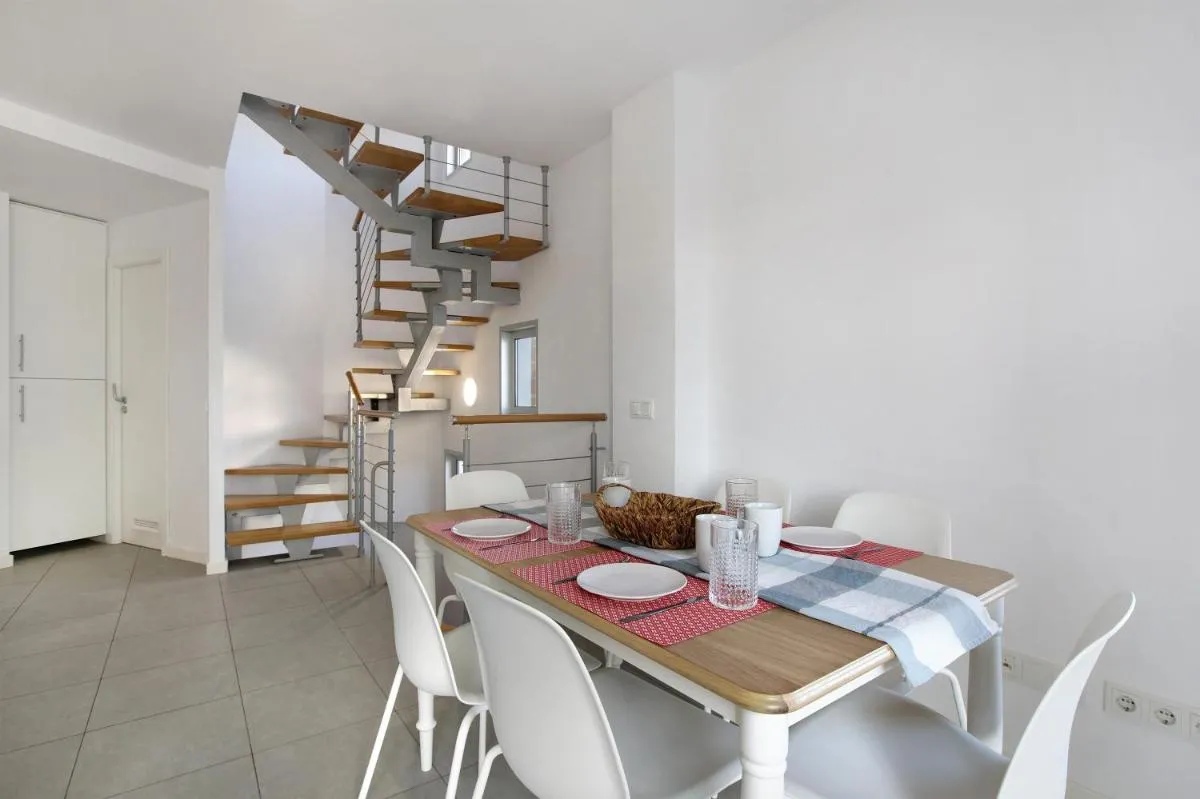 Image 4 of Los Martínez Duplex