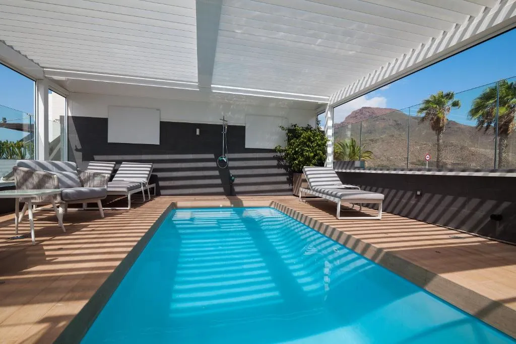 Image 5 of Luxury private villa with heated pool and amazing ocean view