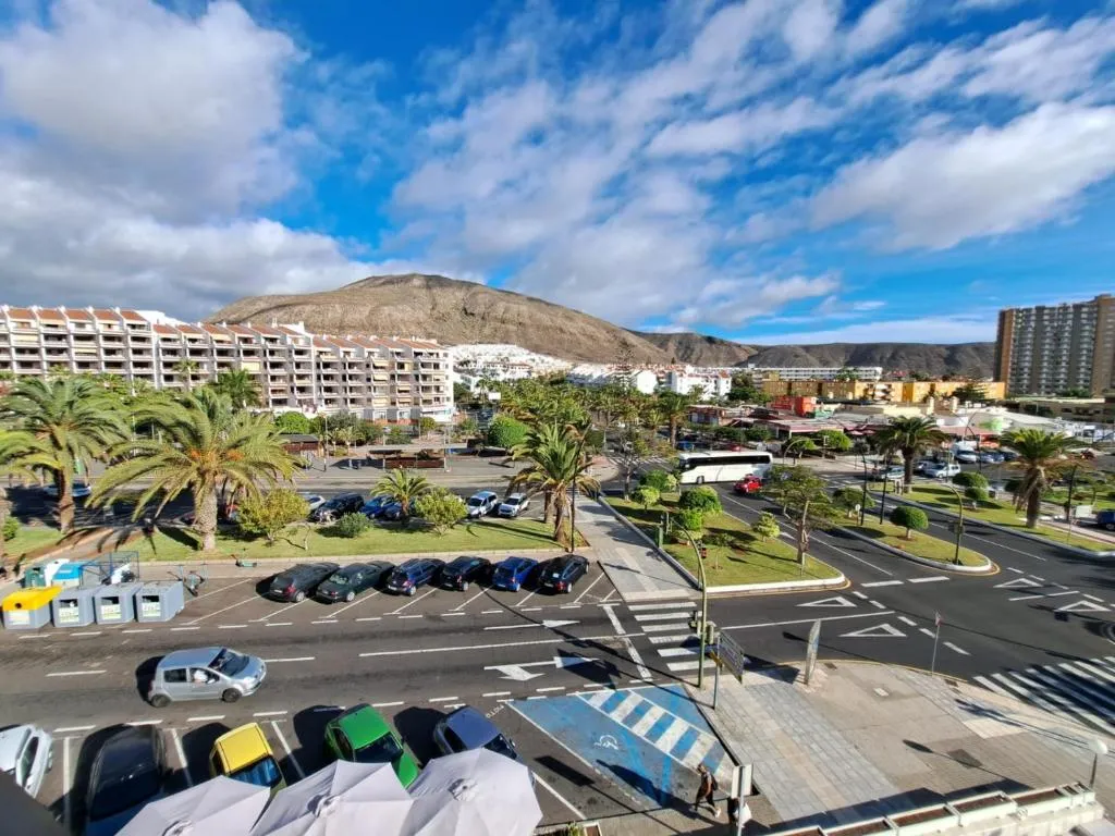 Image 5 of Newly reformed 2 bedroom apartment in the center of Los Cristianos