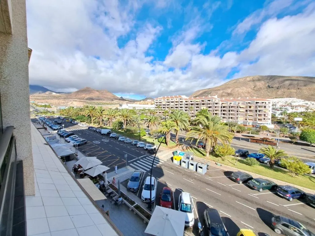 Image 4 of Newly reformed 2 bedroom apartment in the center of Los Cristianos