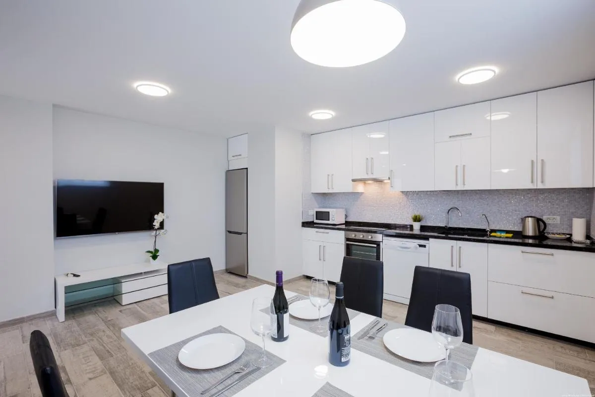 Image 3 of Palm Mar de LUX A32