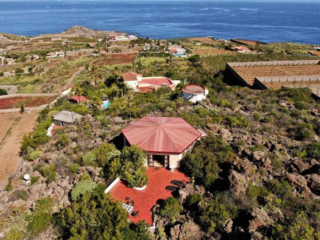 Image of Parasol – Finca Tabaiba by TOR