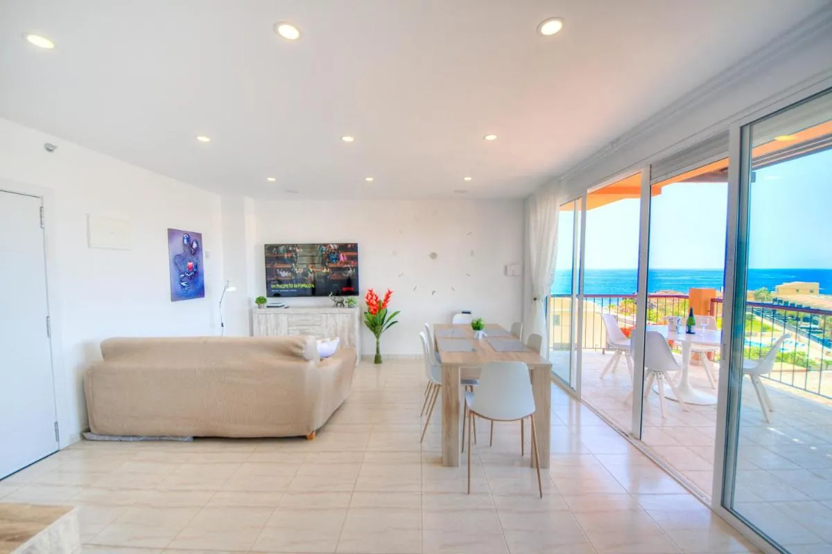 Image 2 of Sea Point Holiday House