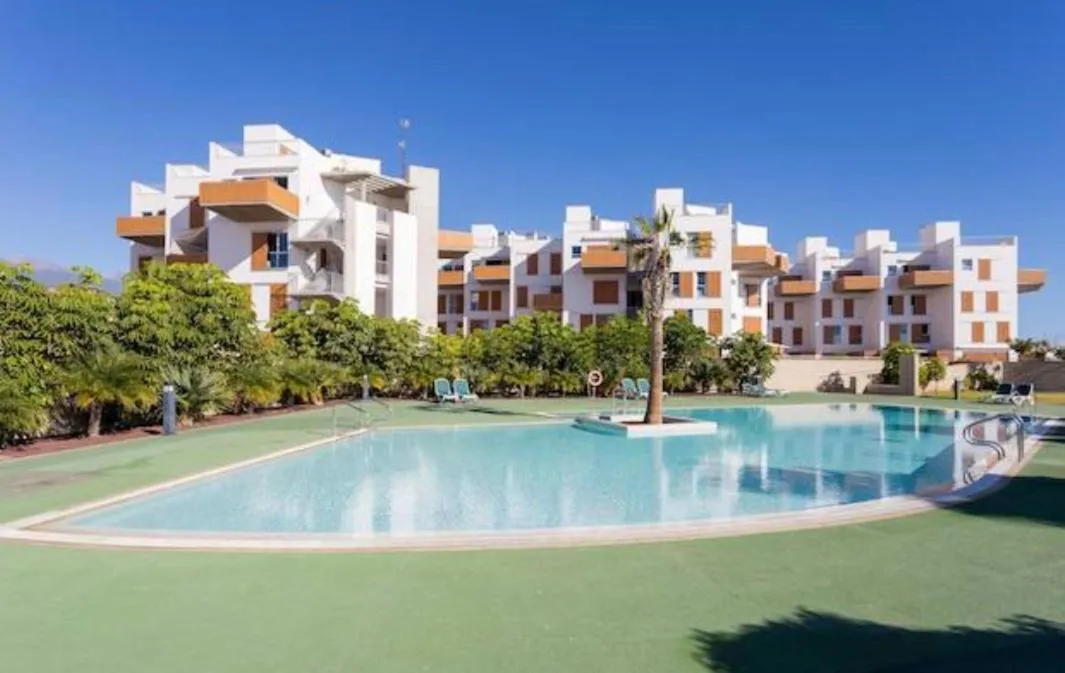 Image 2 of Sea View Apartment in El Médano with pool & private parking space