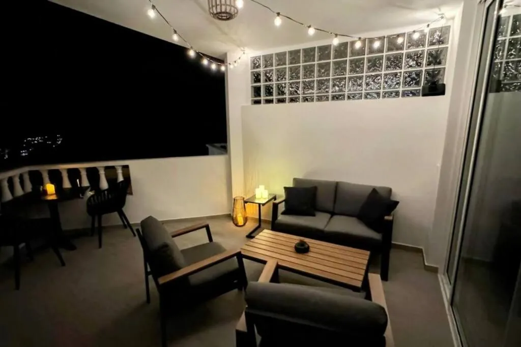 Image 4 of Skyview Apartment