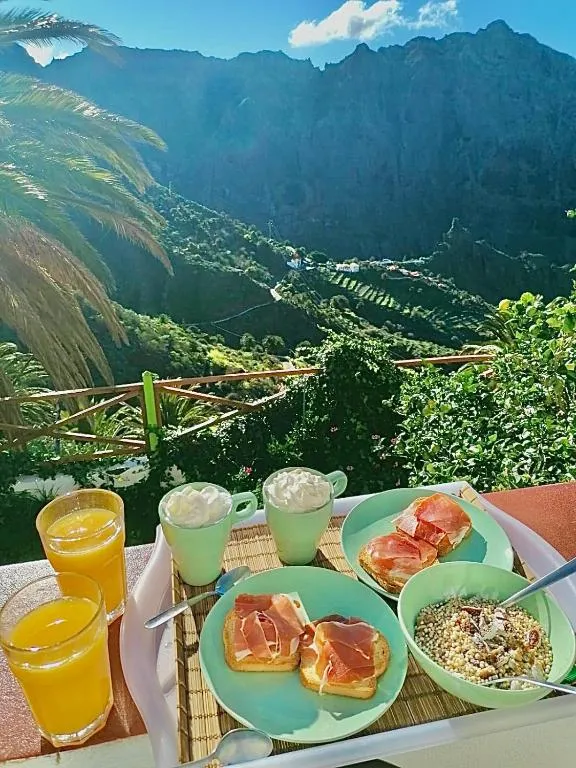 Image 3 of Sweet Home Masca