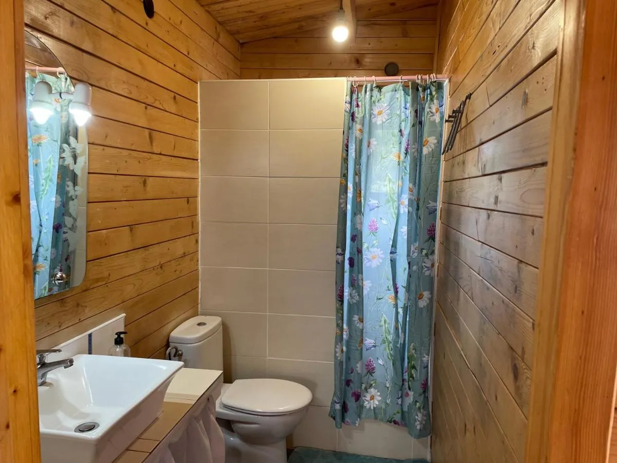 Image 2 of Agradable Mini Casa de madera con jardín amplio