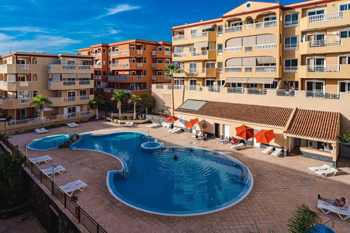 Image 3 of Apartment with Heated Pool in Callao Salvaje
