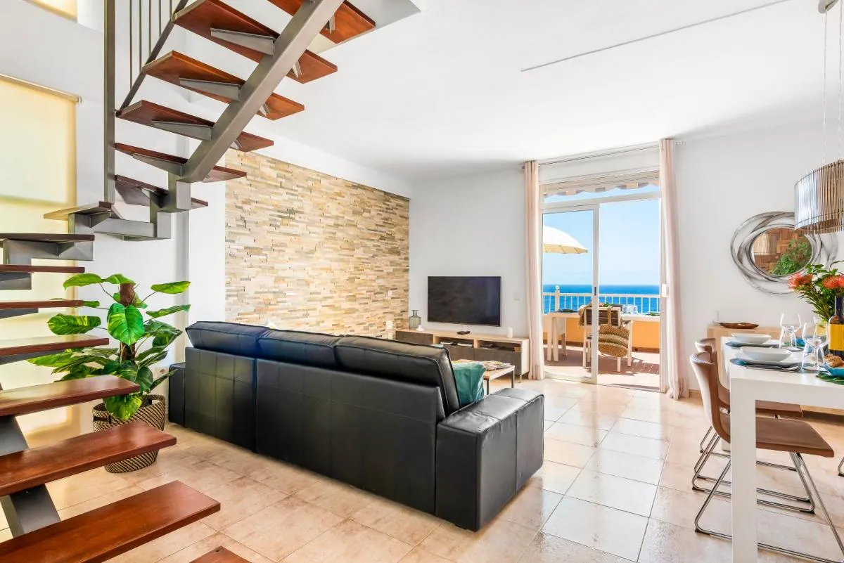 Image 5 of Beachfront triplex with swimming pool & parking