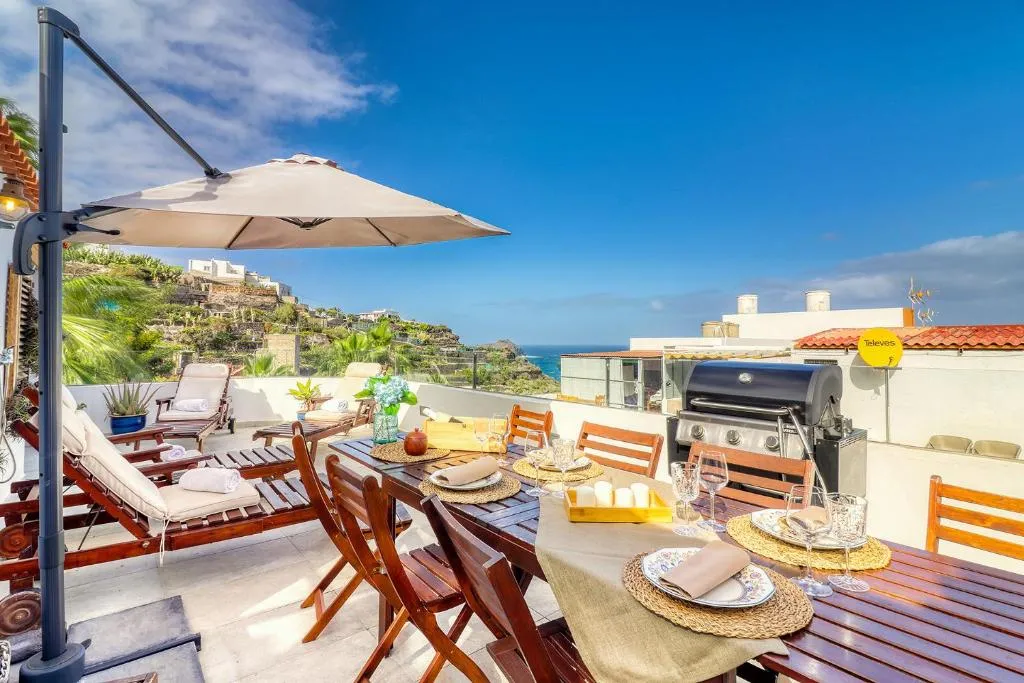 Image of Big terraced house, 3-min walking to the beach, with BBQ and sea view