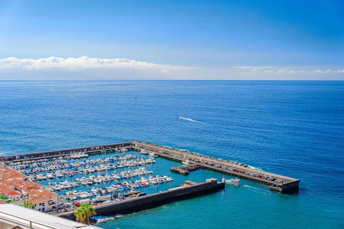 Image 4 of Blue Haven – Ocean View Penthouse with jacuzzi and Pool