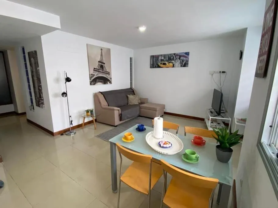 Image 4 of Bright lovely quiet flat very centric in SC