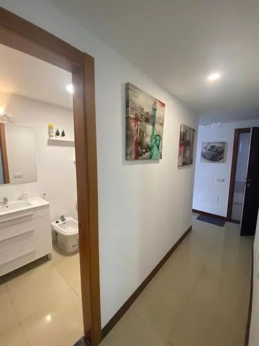 Image 3 of Bright lovely quiet flat very centric in SC