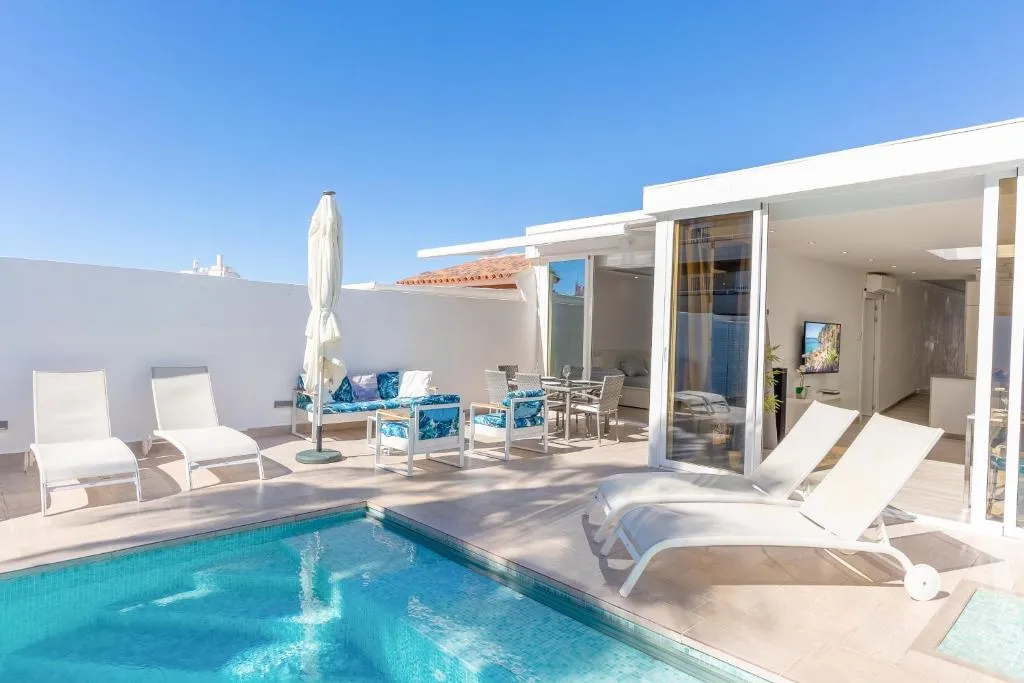 Image of Bungalow with private pool