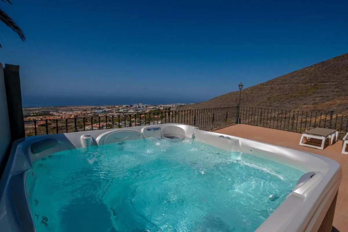 Image 3 of Casa Magma