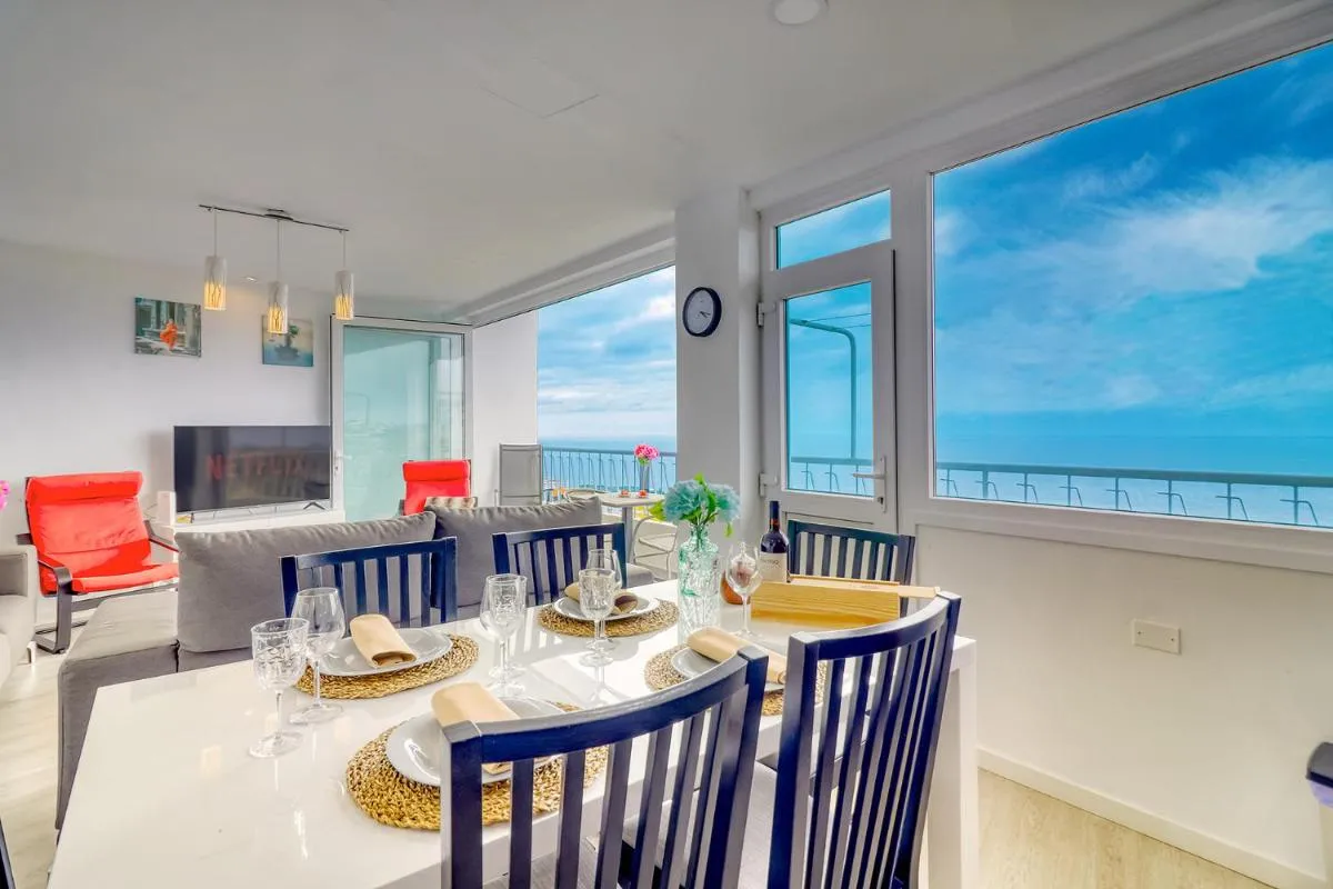 Image 1 of Central Modern Apartment with Private parking & Ocean view & Coffee corner