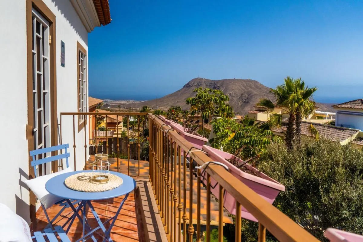 Image 6 of DELUXE VILLA BELLA VITA AIR CON & HEATED POOL, Tenerife South