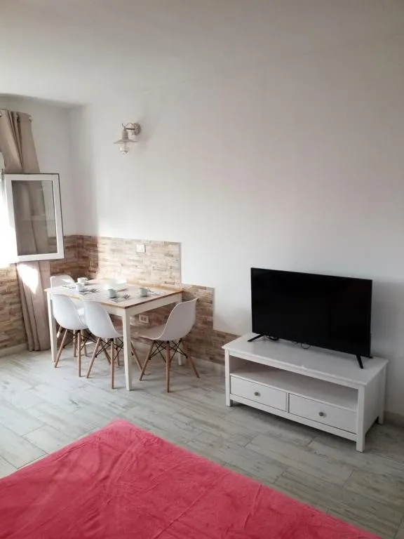 Image of Designer 1 bedroom apartment White Tree 2 minutes to the beach in the city center, Puerto de la Cruz, Tenerife