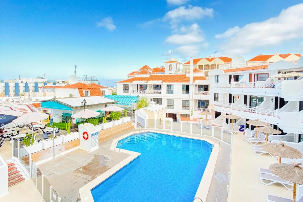 Image 2 of Diamante Los Cristianos, Heated Pool, Beach, Wifi