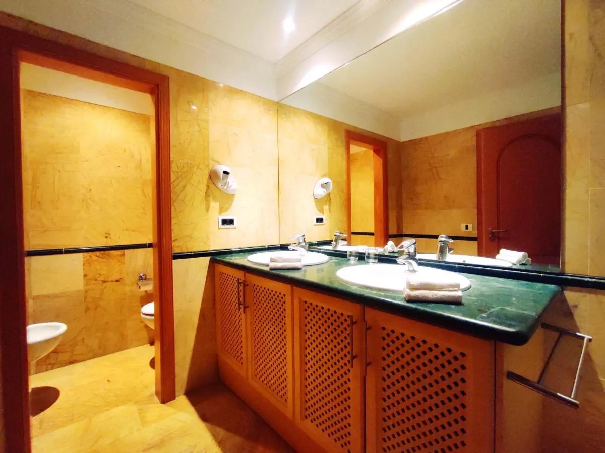 Image 2 of El Nautico Suites, the beachfront Paradise