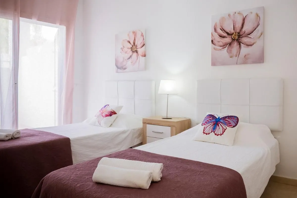 Image 6 of Estella by Vive La Exclusividad
