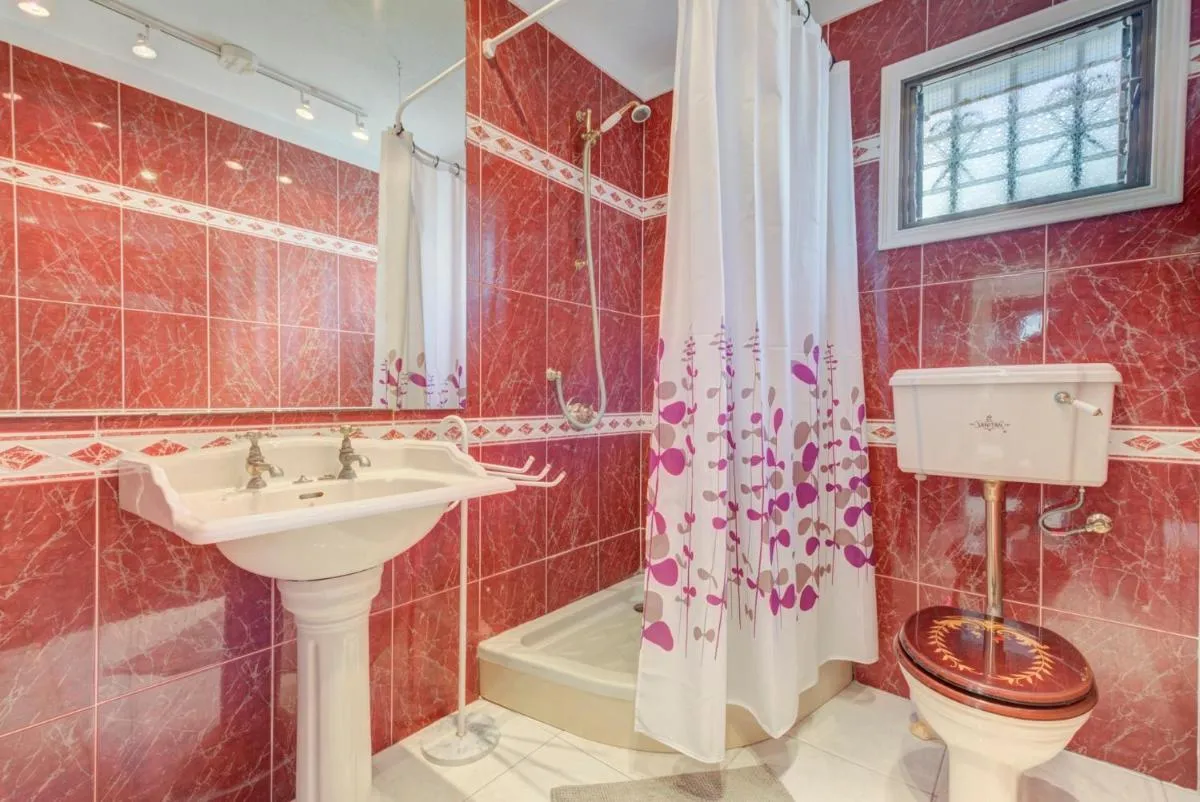 Image 2 of Exclusive frontline one bedroom apartment