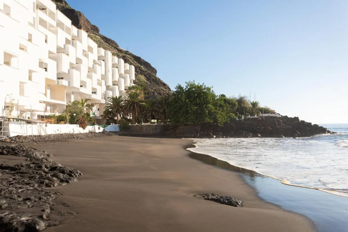 Image 5 of Frontline Beach Apartment