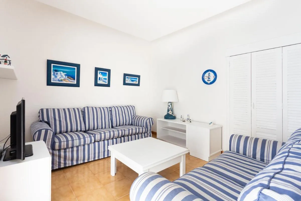 Image 4 of Frontline Beach Apartment