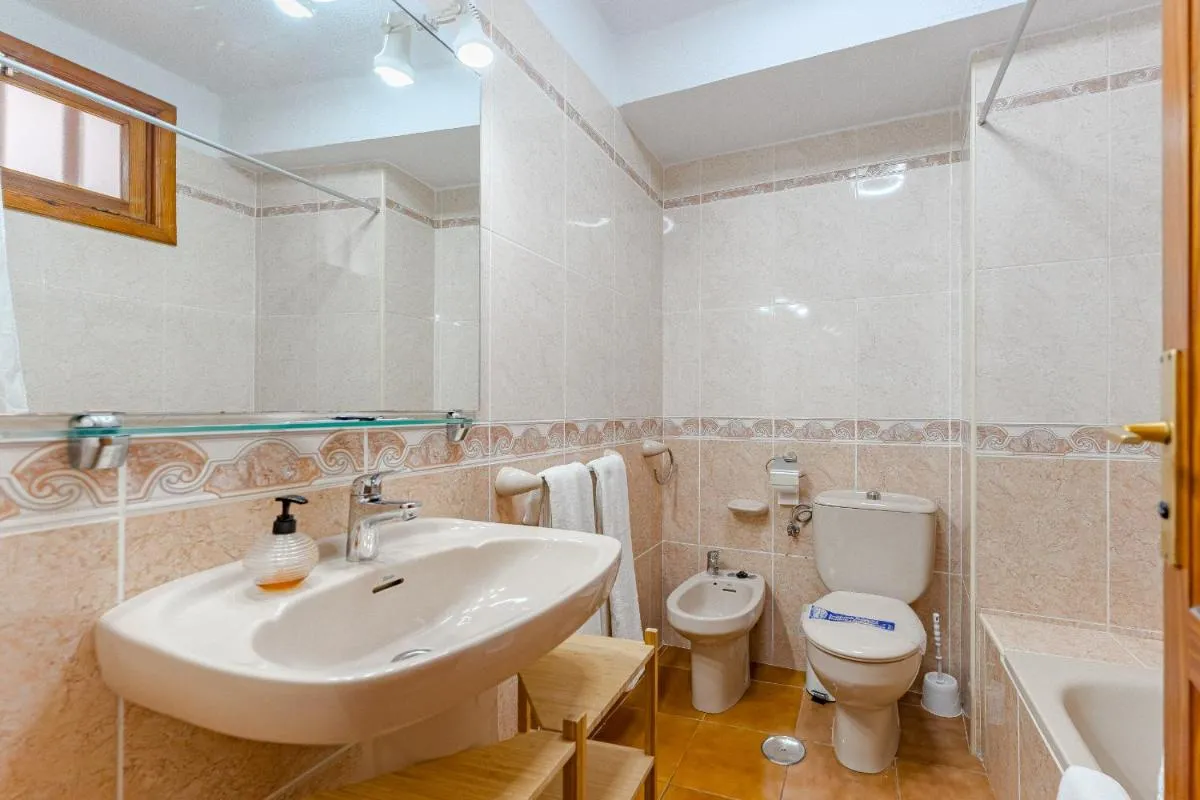 Image 5 of Garden City Palm Suite