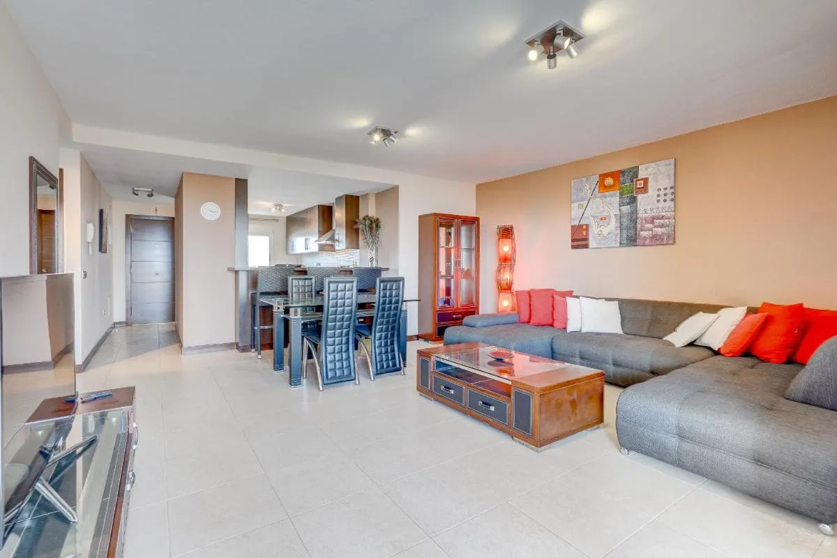 Image 4 of Gina s Sun Terrace