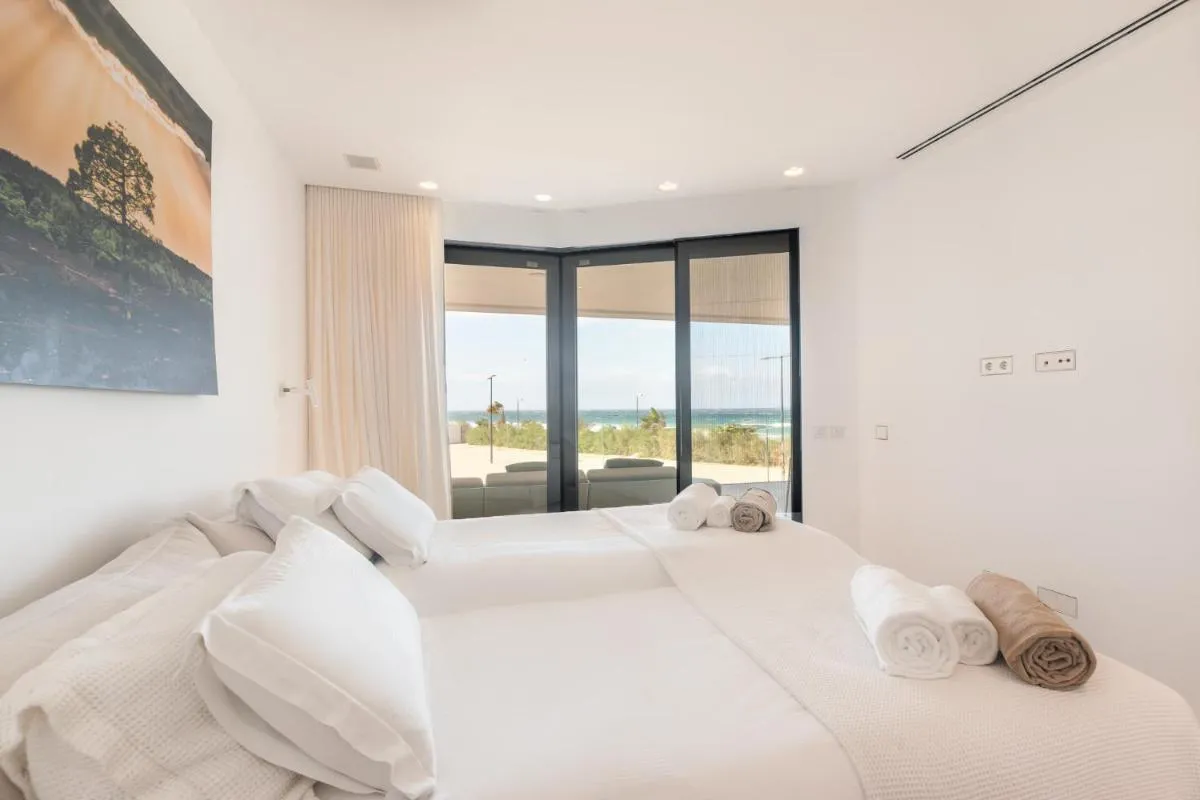 Image 1 of Infinity 0-8 LUXE SEA VIEW 2B