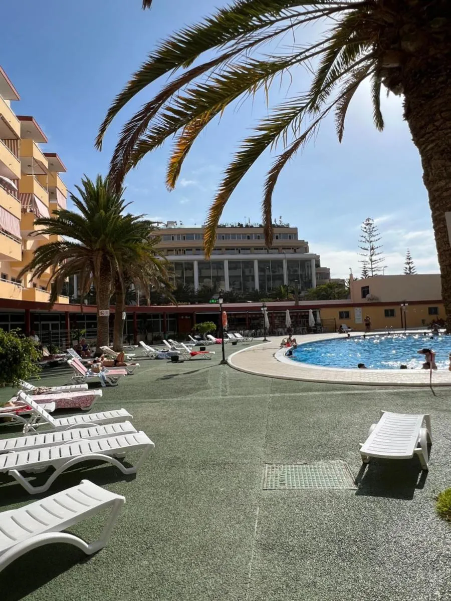 Image 2 of LOS ANGELES APARTMENT Los Cristianos