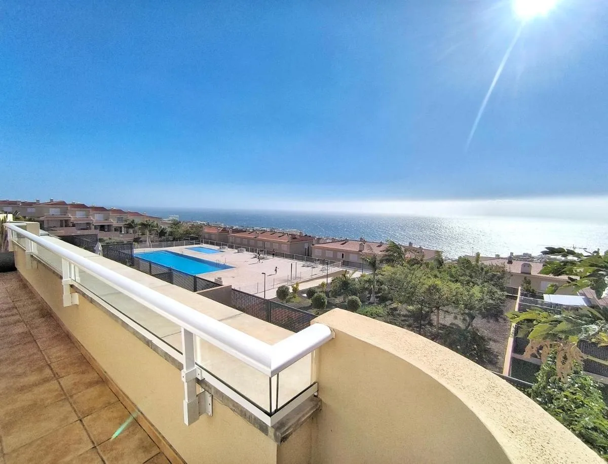 Image 2 of LUNA – AC, 2 pools, panoramic ocean, private garage, fibre net