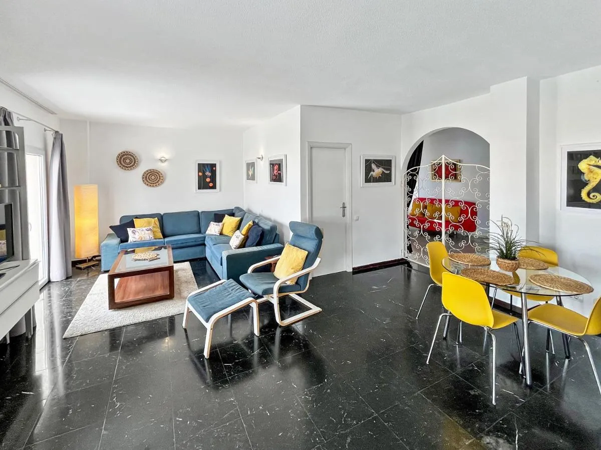 Image 3 of Large Penthouse with Sunny Terrace