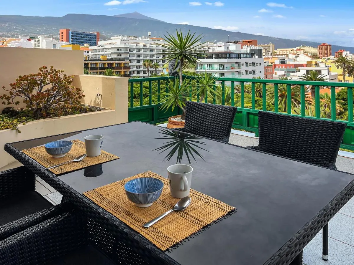 Image 5 of Large Penthouse with Sunny Terrace
