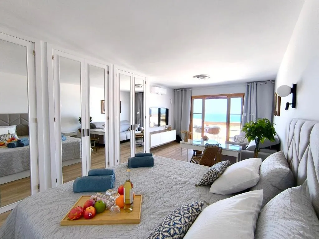 Image of Los Cristianos – breathtaking view, AC, heated pool, fibre net