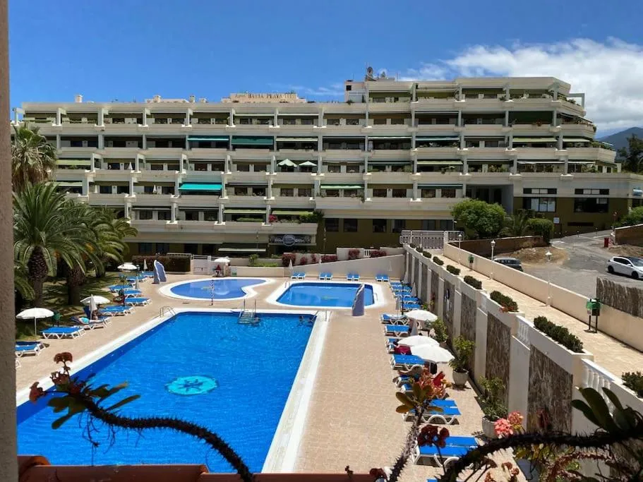 Image 3 of Luminoso apartamento con terraza y piscina
