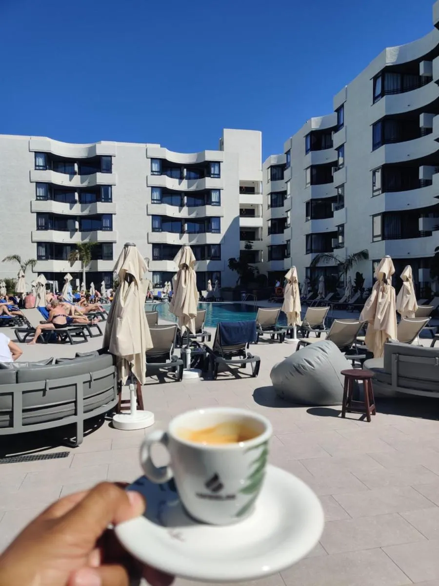 Image 6 of Luxury Apartment with pool view