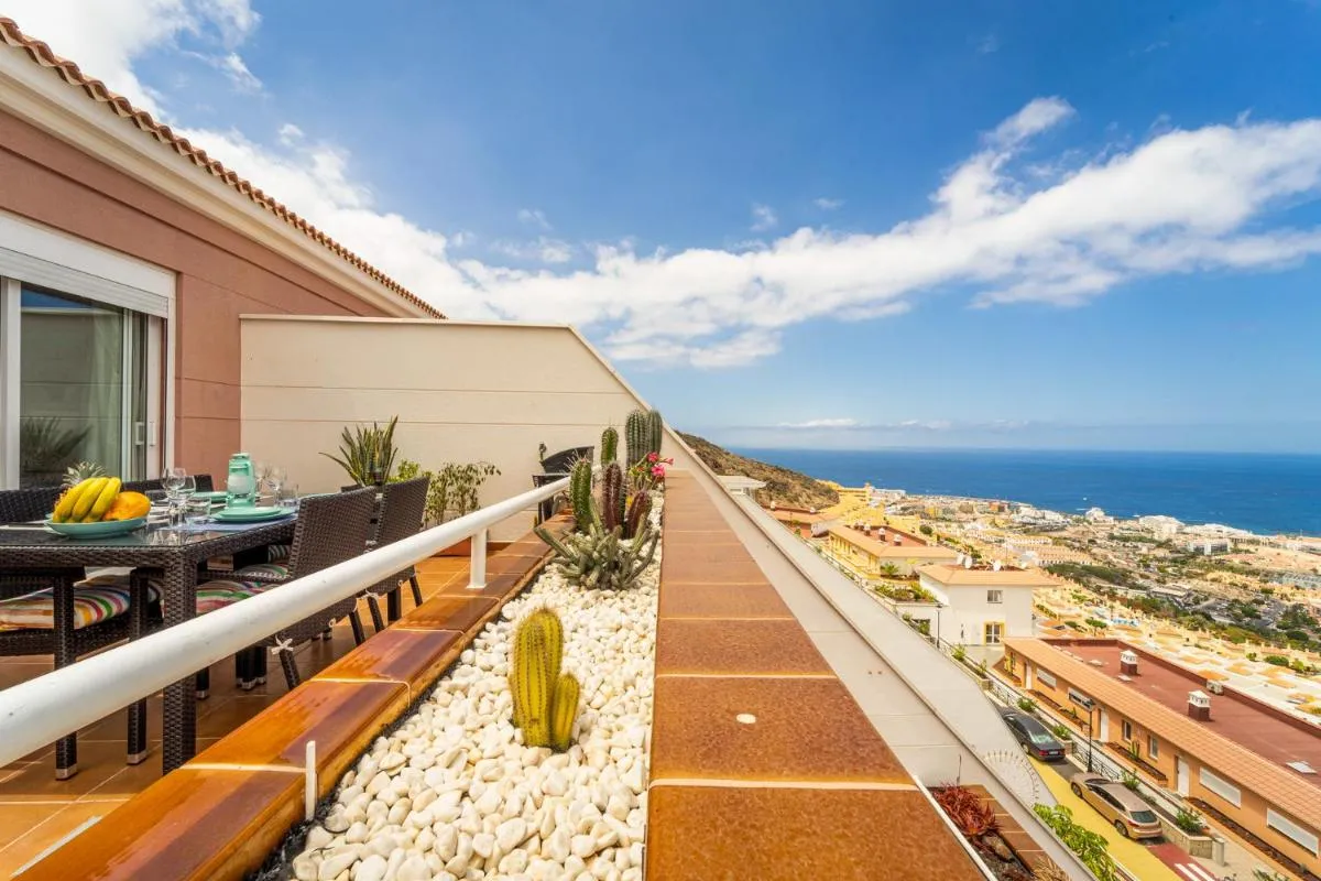 Image 6 of Luxury Penthouse 105m2,bali bed,heated pool,Sunset