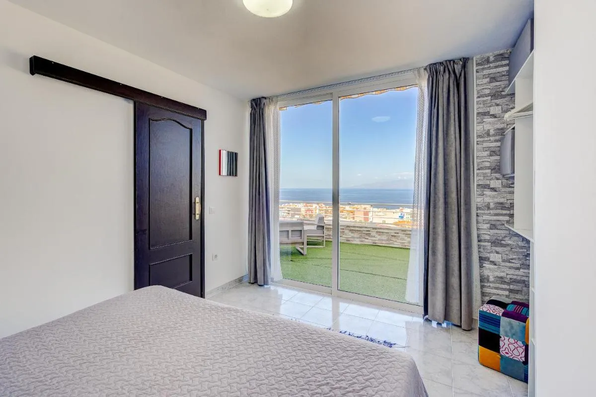 Image 6 of Luxury apartment with stunning ocean view