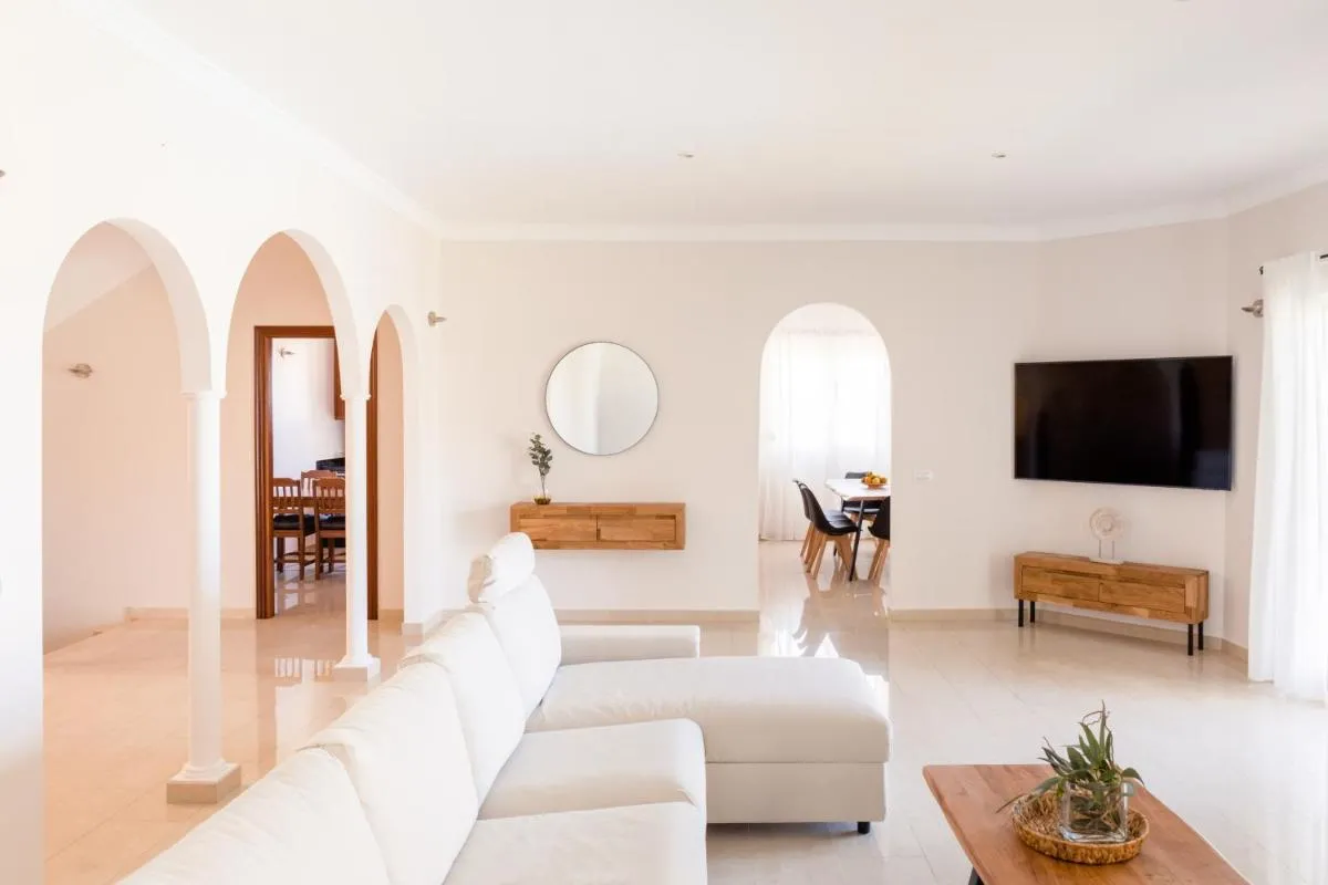 Image 5 of Modern Villa with private pool and mountain views