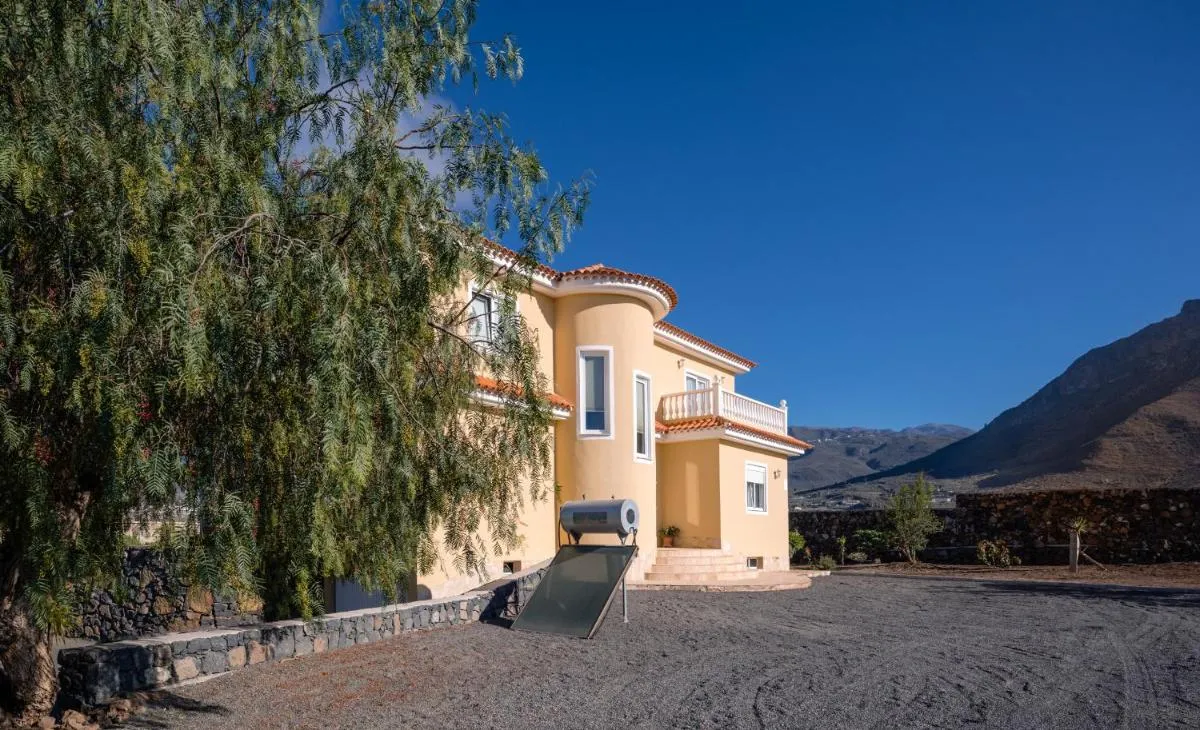 Image 6 of Modern Villa with private pool and mountain views
