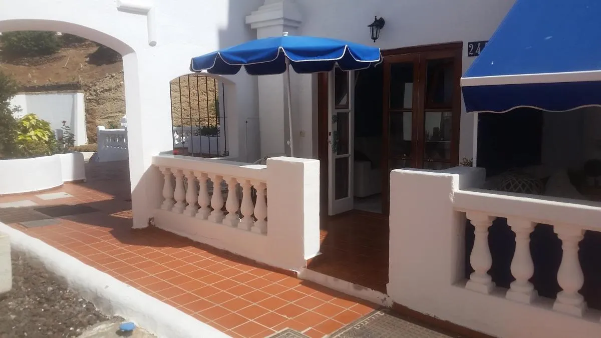Image 4 of Ocean Dreams Suite Los Cristianos Hill heated pool